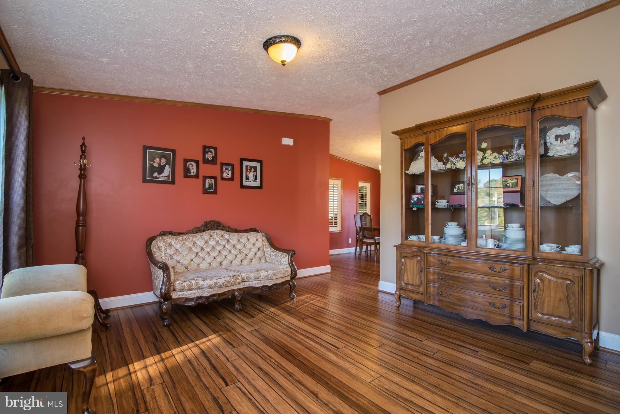 HIDDEN RIVER - Residential