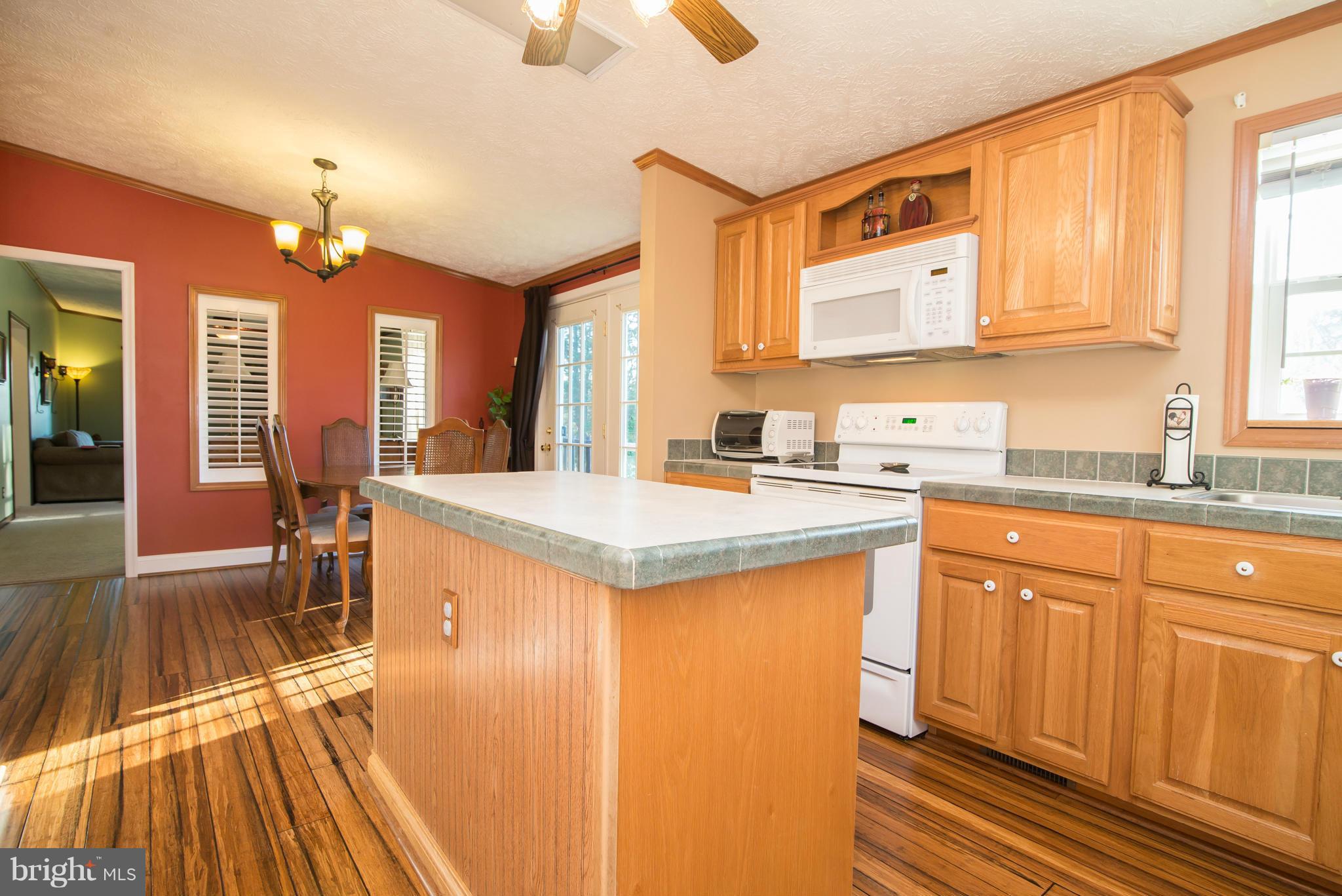 HIDDEN RIVER - Residential