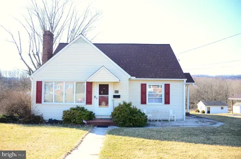 313 S 1st Street, McConnellsburg, PA MLS: PAFU2001514