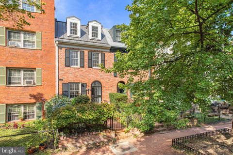 213 9TH STREET SE WASHINGTON DC 20003