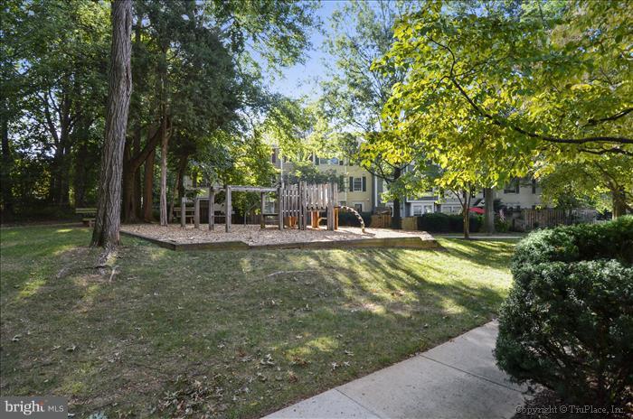 CHURCHILL TOWN SECTOR - Residential