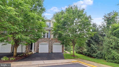 Townhouse For Sale - 42371 Trellis Square<br/> BRAMBLETON, VA 20148