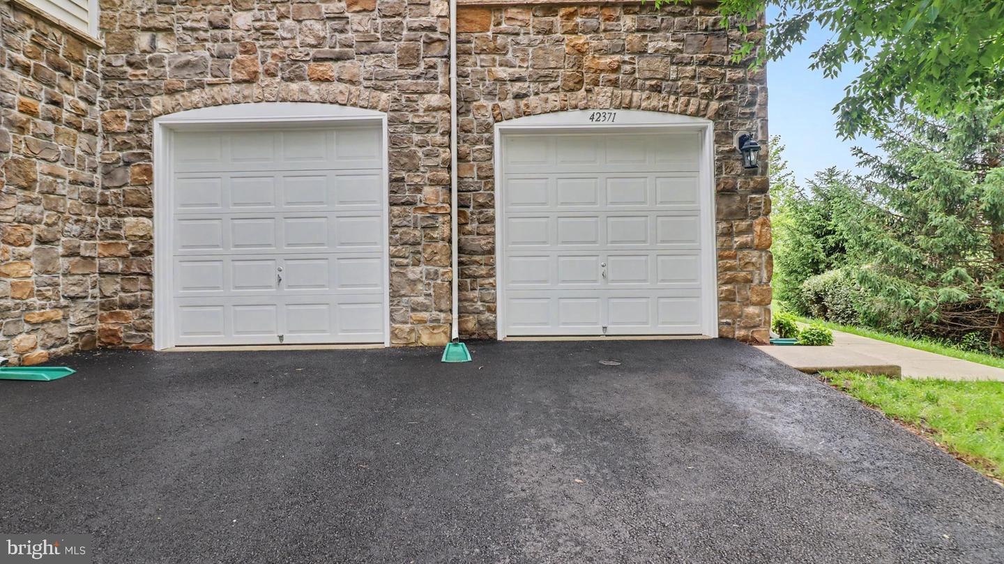 42371 TRELLIS SQUARE