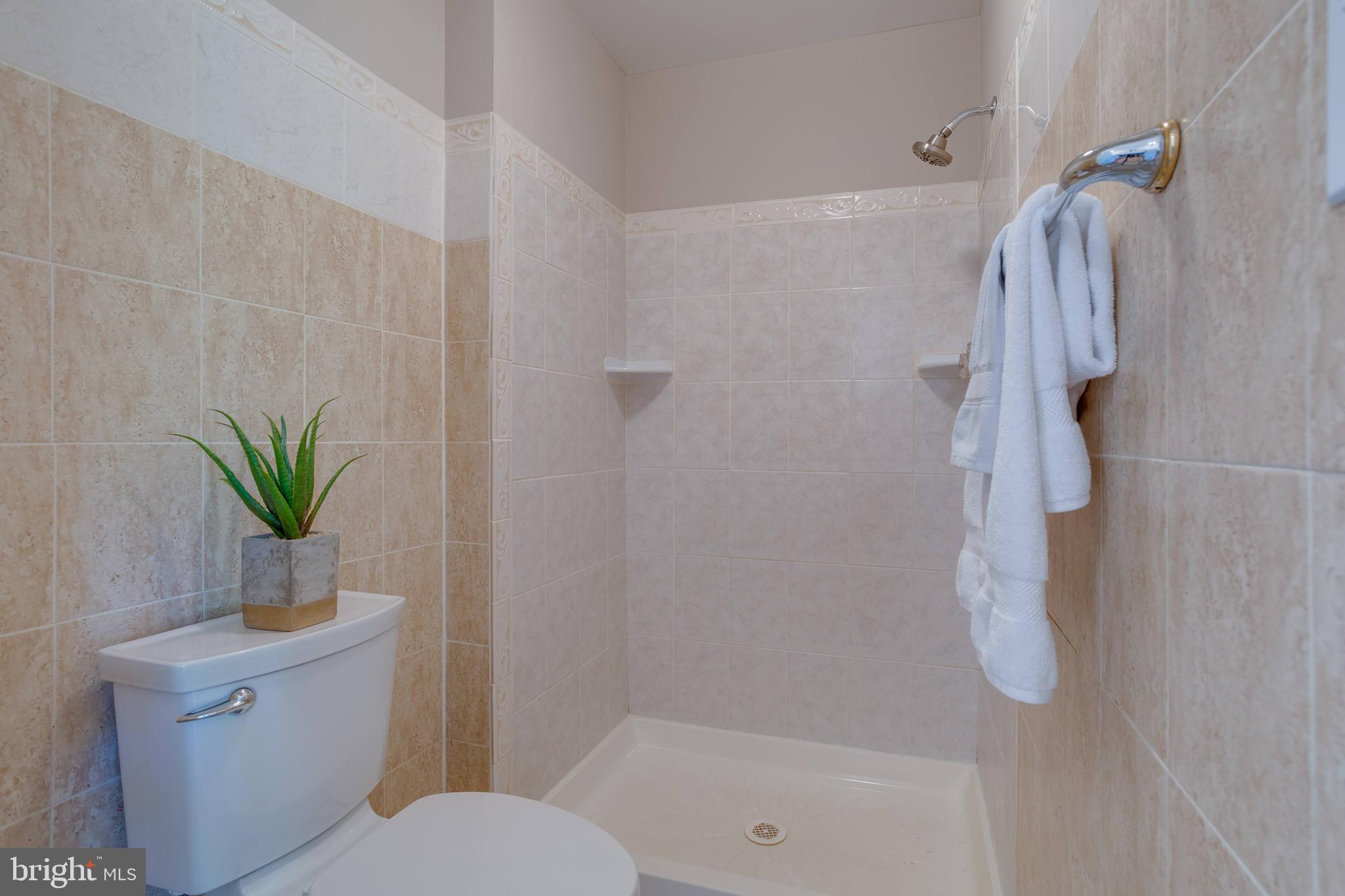 CANTERBURY WOODS - Residential