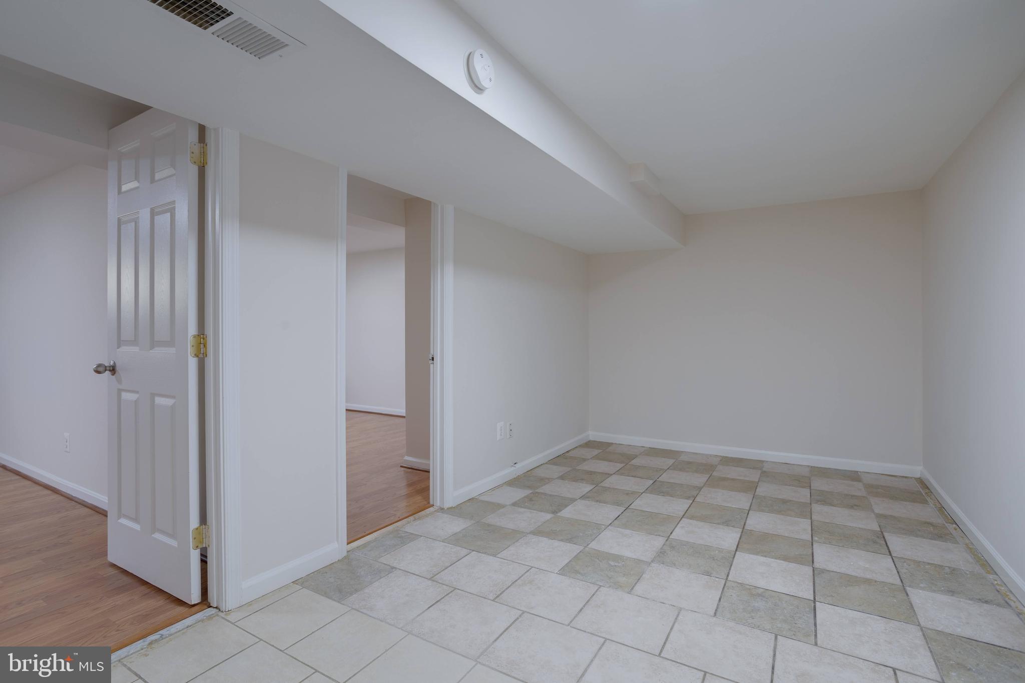 CANTERBURY WOODS - Residential