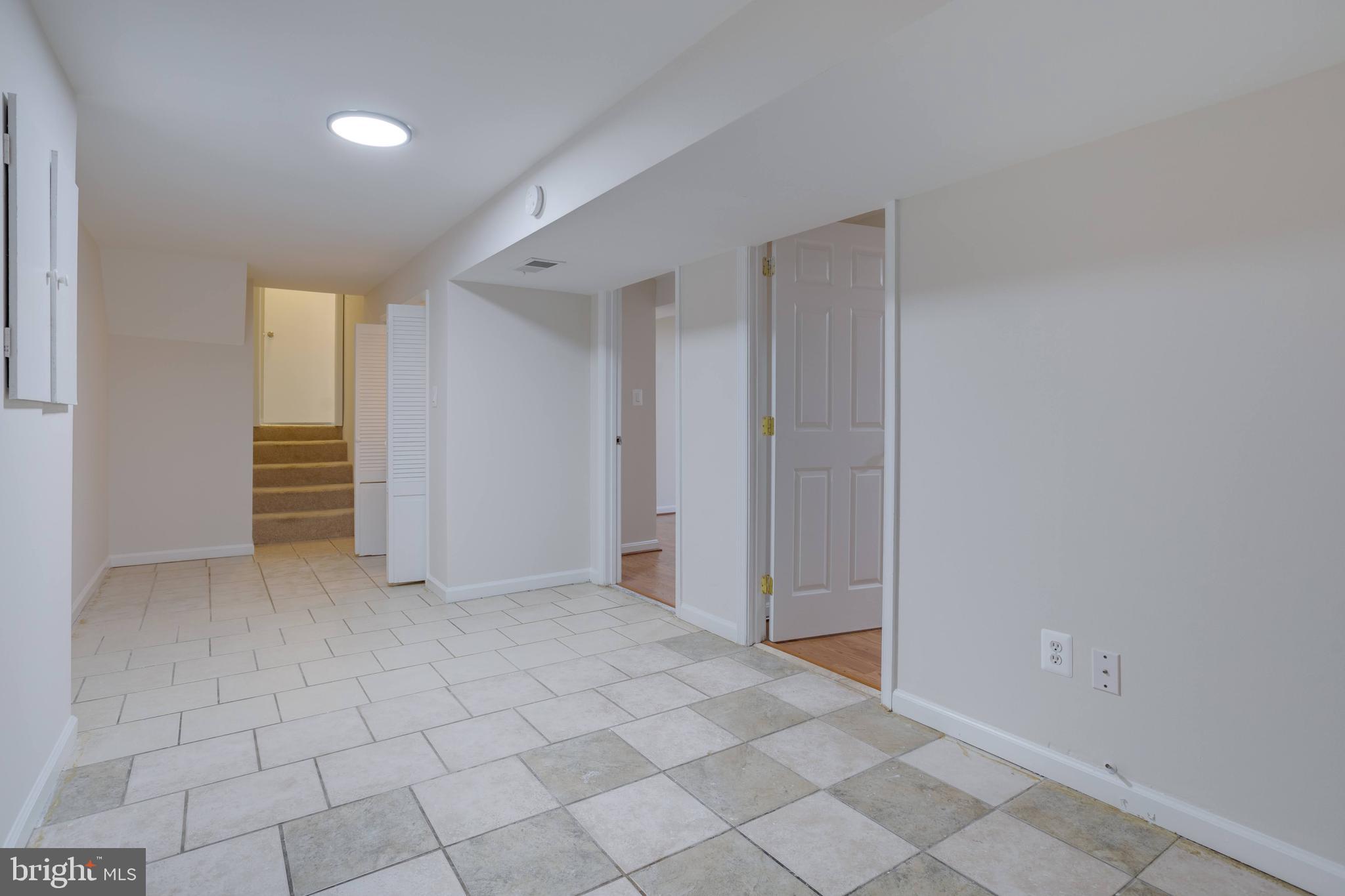 CANTERBURY WOODS - Residential