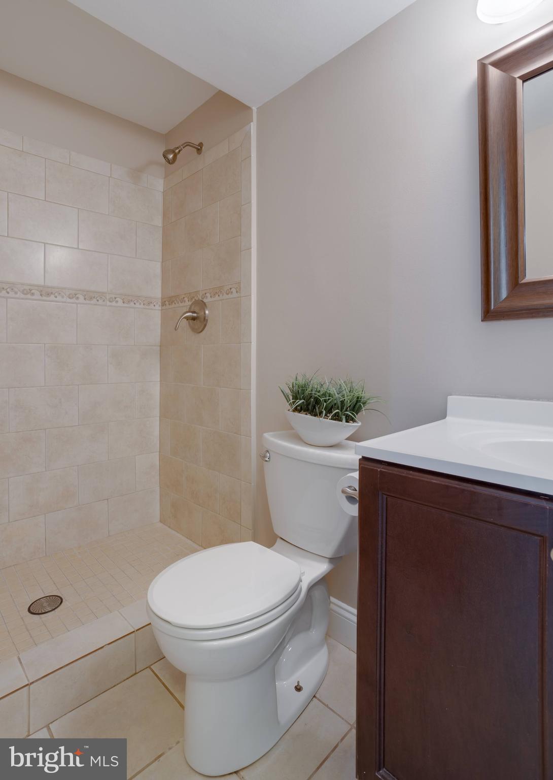 CANTERBURY WOODS - Residential