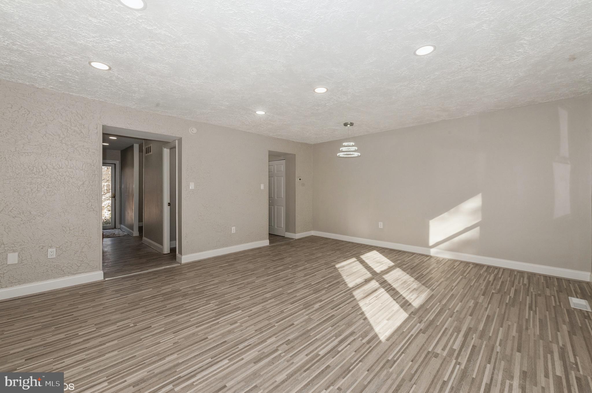 NEWPORT RUN - Residential