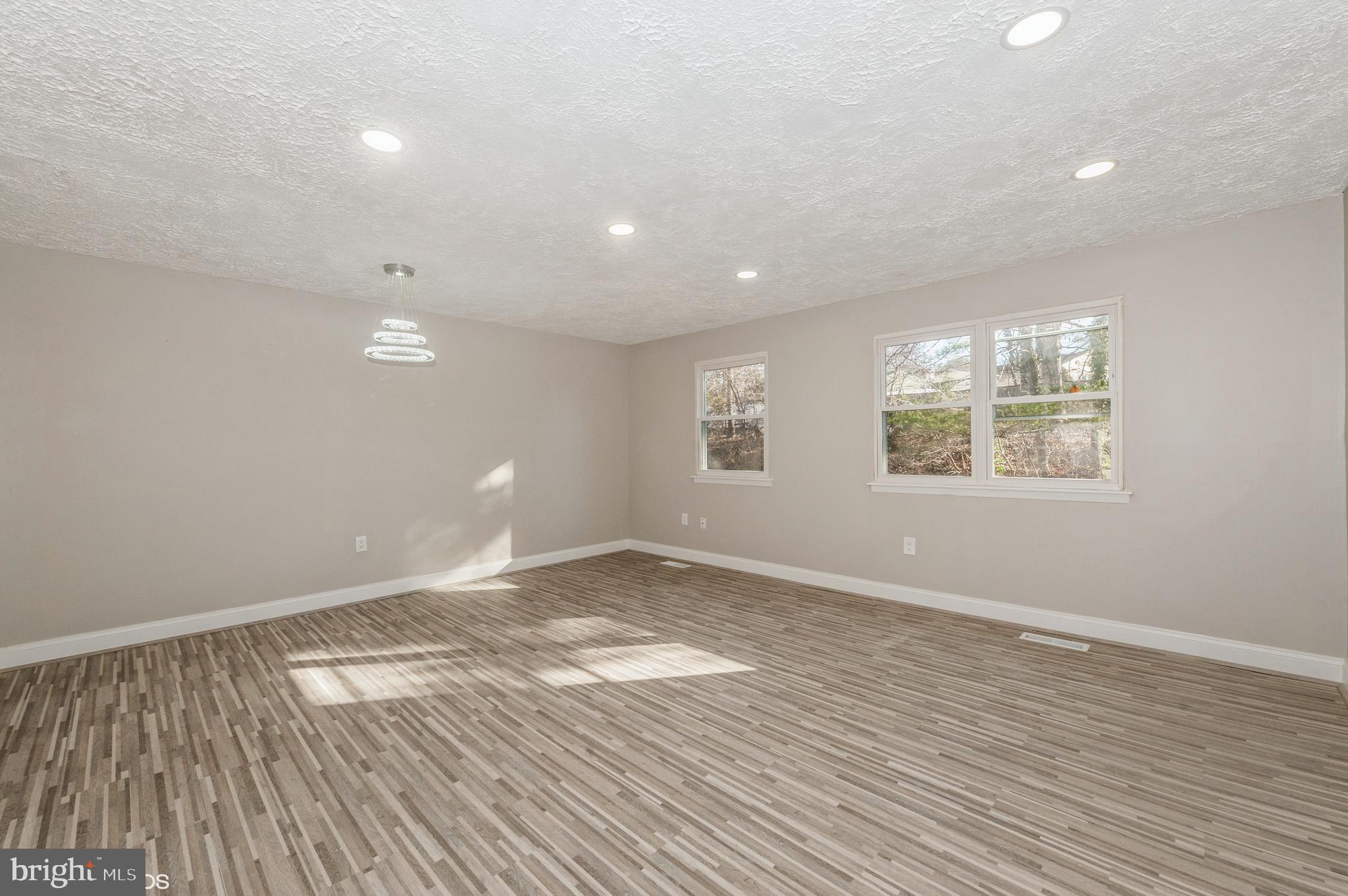 NEWPORT RUN - Residential