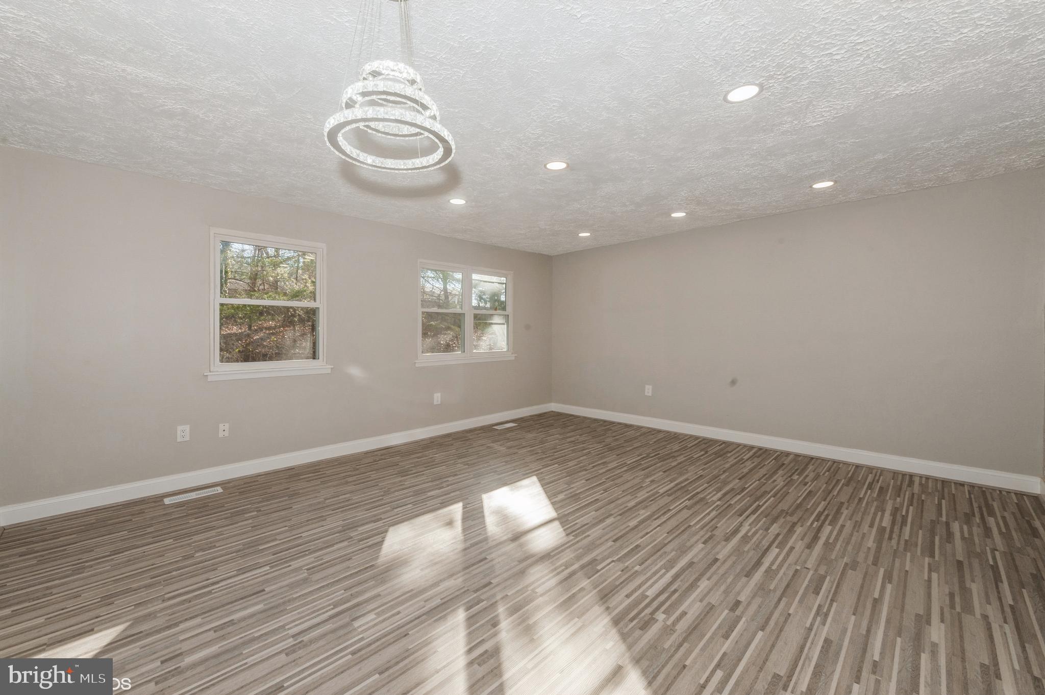 NEWPORT RUN - Residential