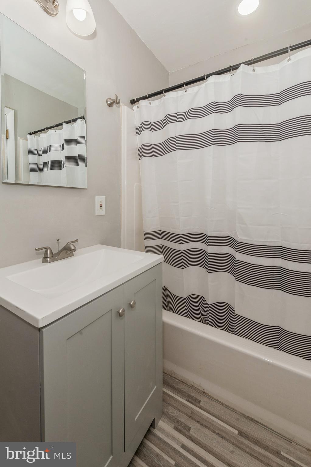 NEWPORT RUN - Residential