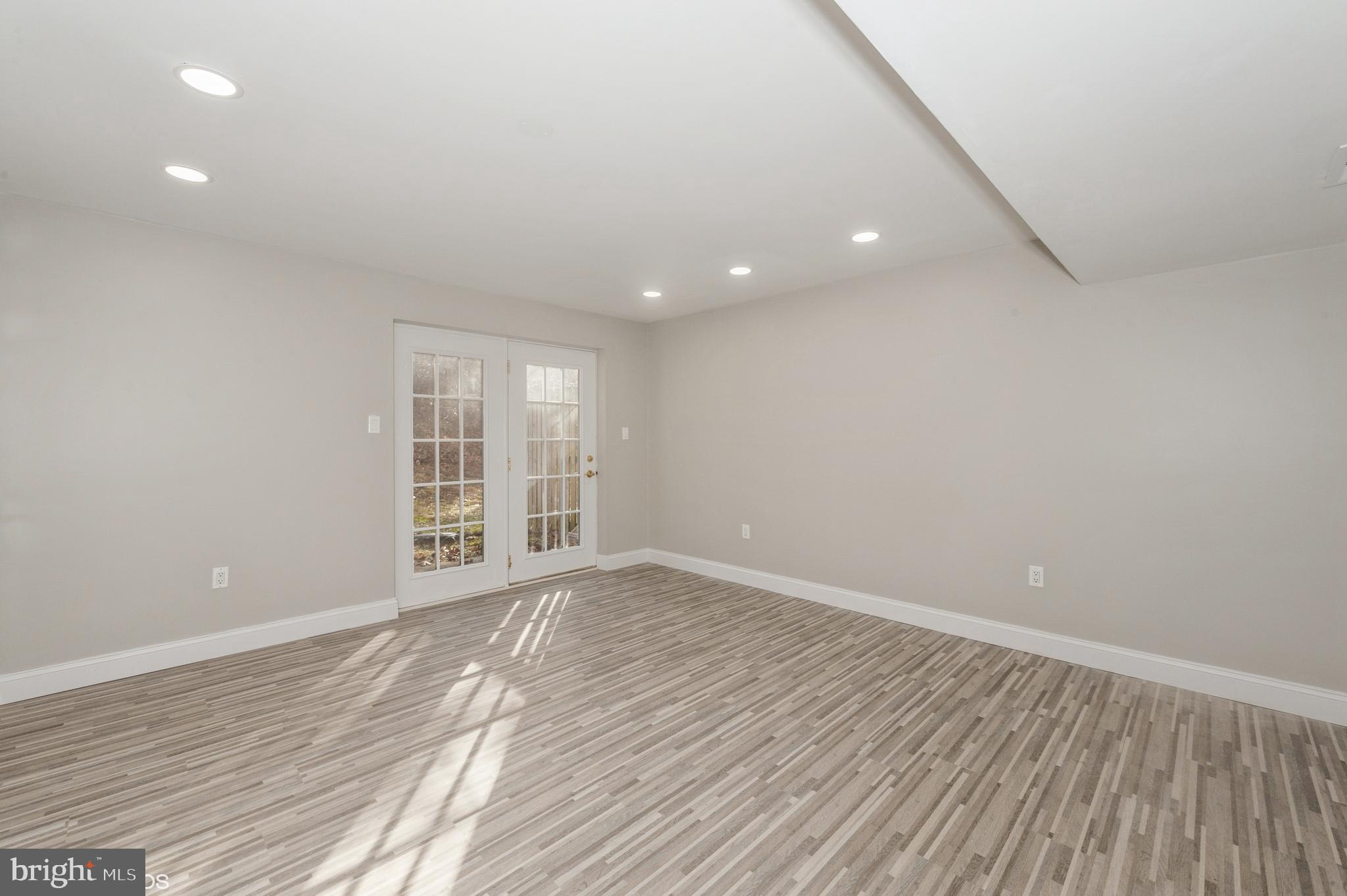 NEWPORT RUN - Residential