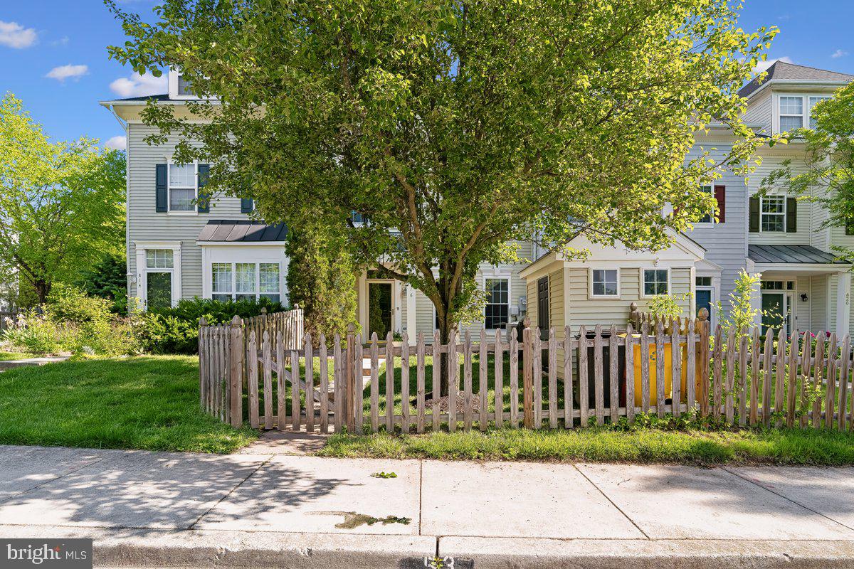 816 ESTUARY DRIVE
