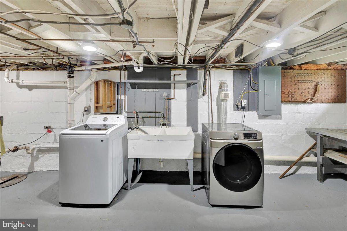 LUTHERVILLE - Residential