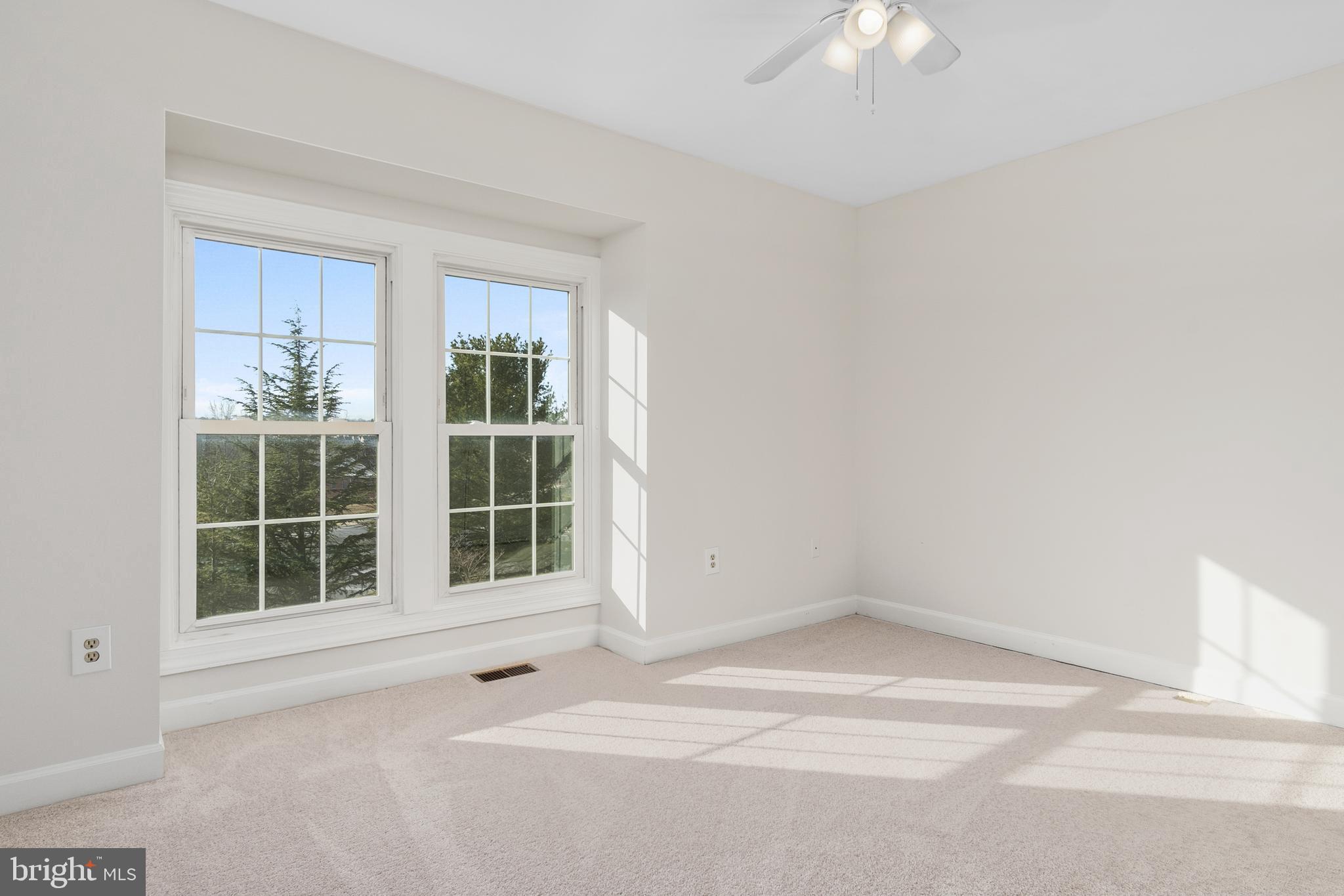 SPRING RIDGE - Residential