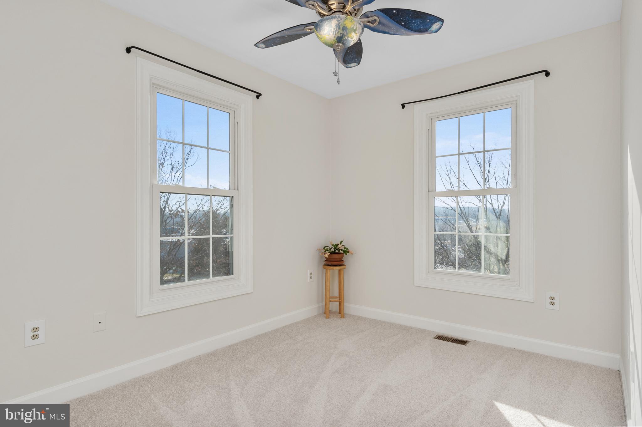 SPRING RIDGE - Residential