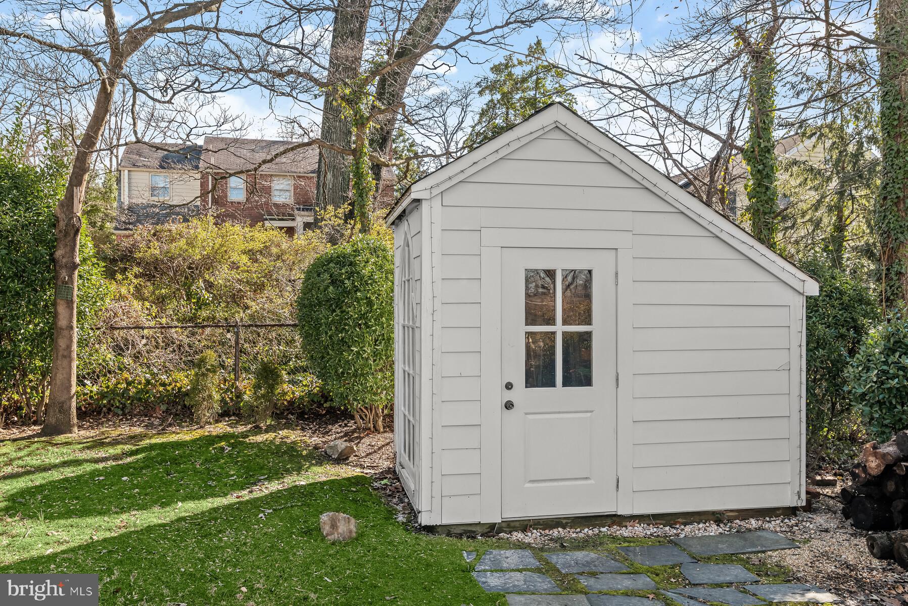 WOODACRES - Residential