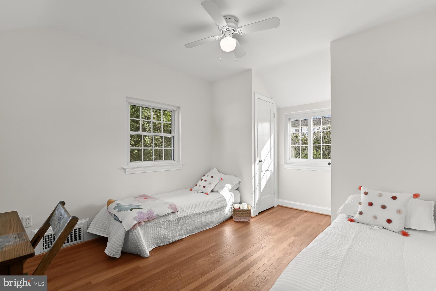 WOODACRES - Residential