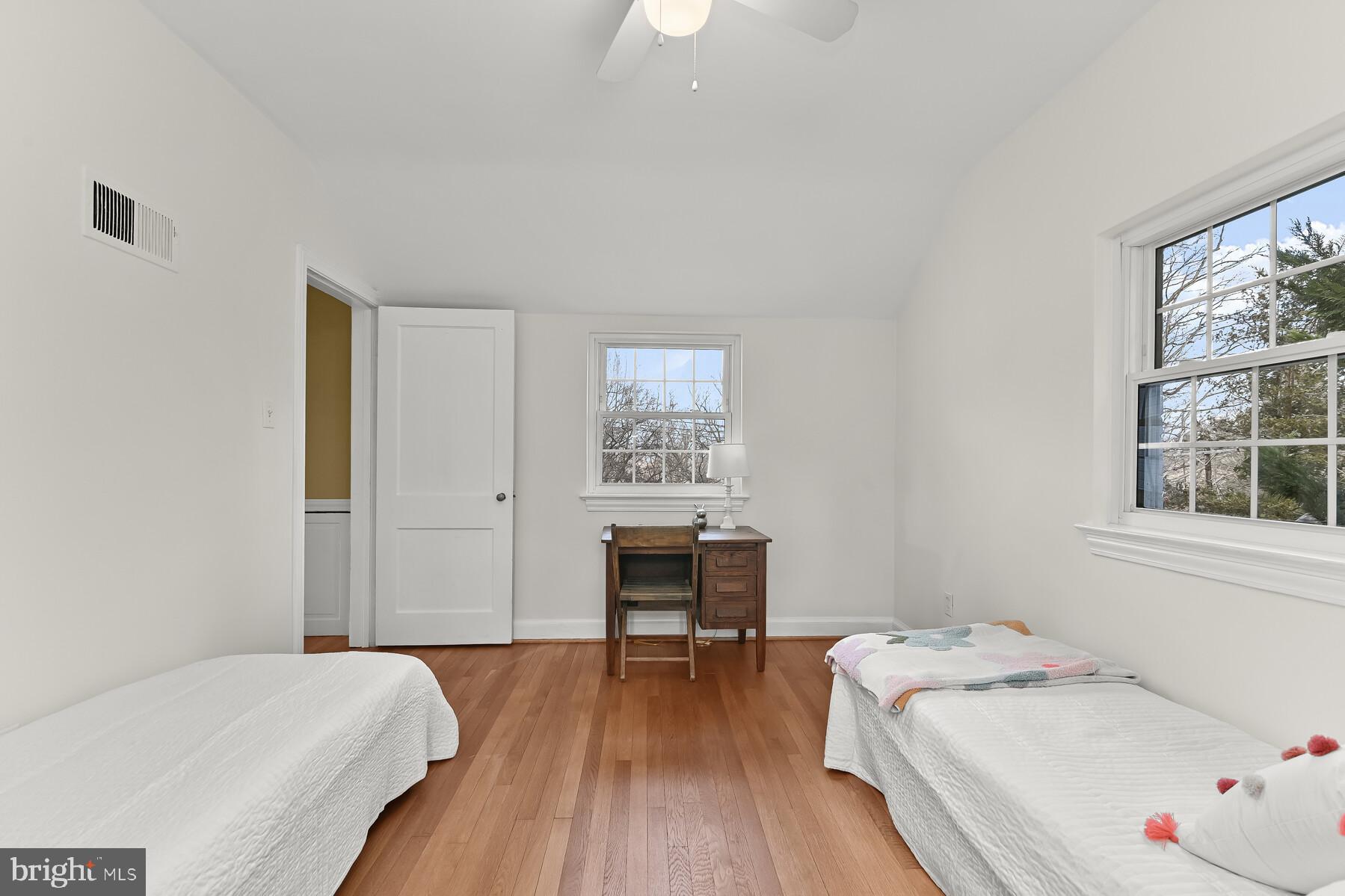 WOODACRES - Residential