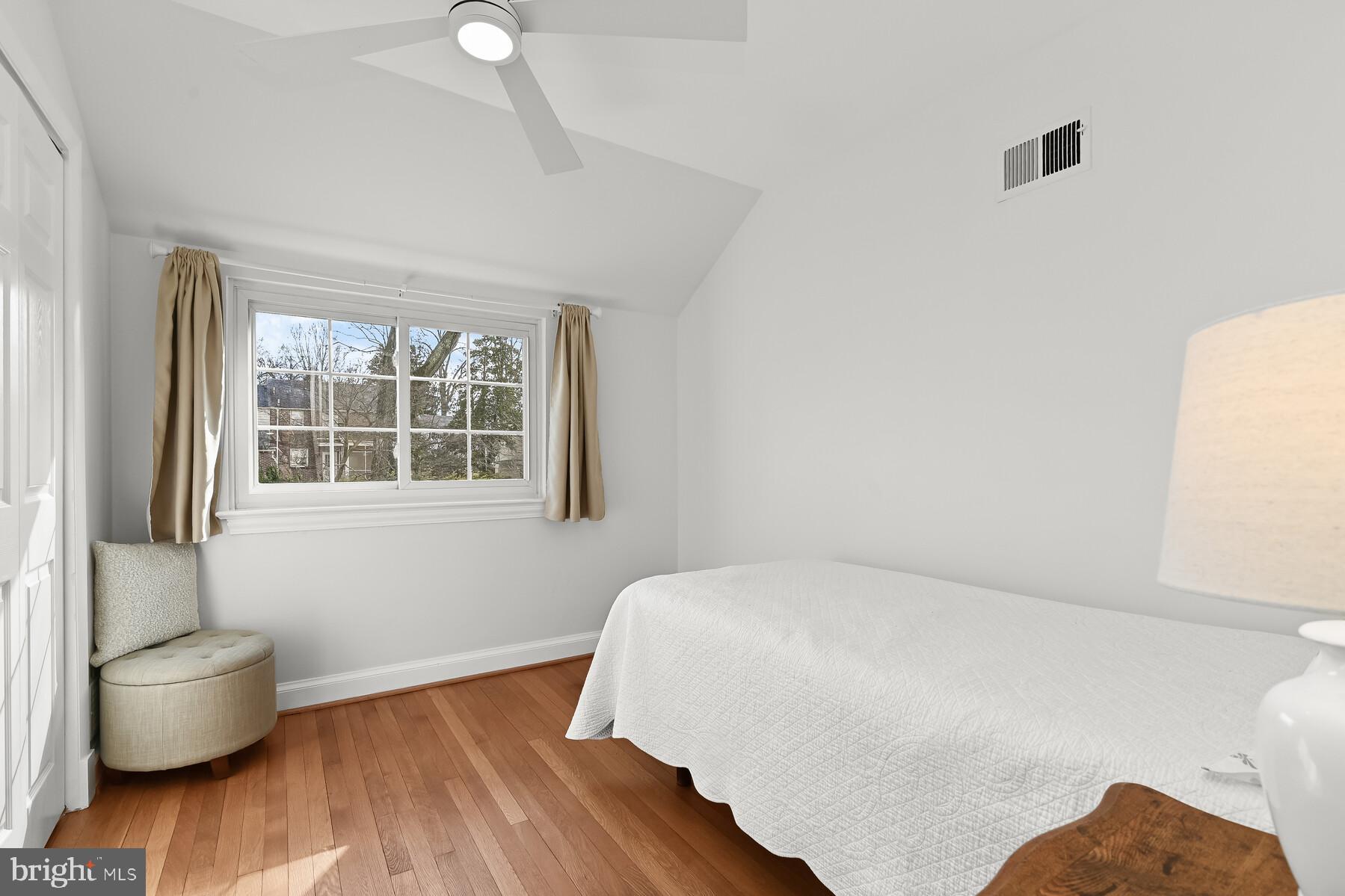 WOODACRES - Residential