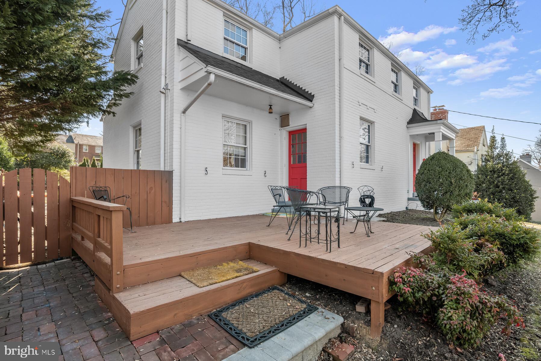 WOODACRES - Residential