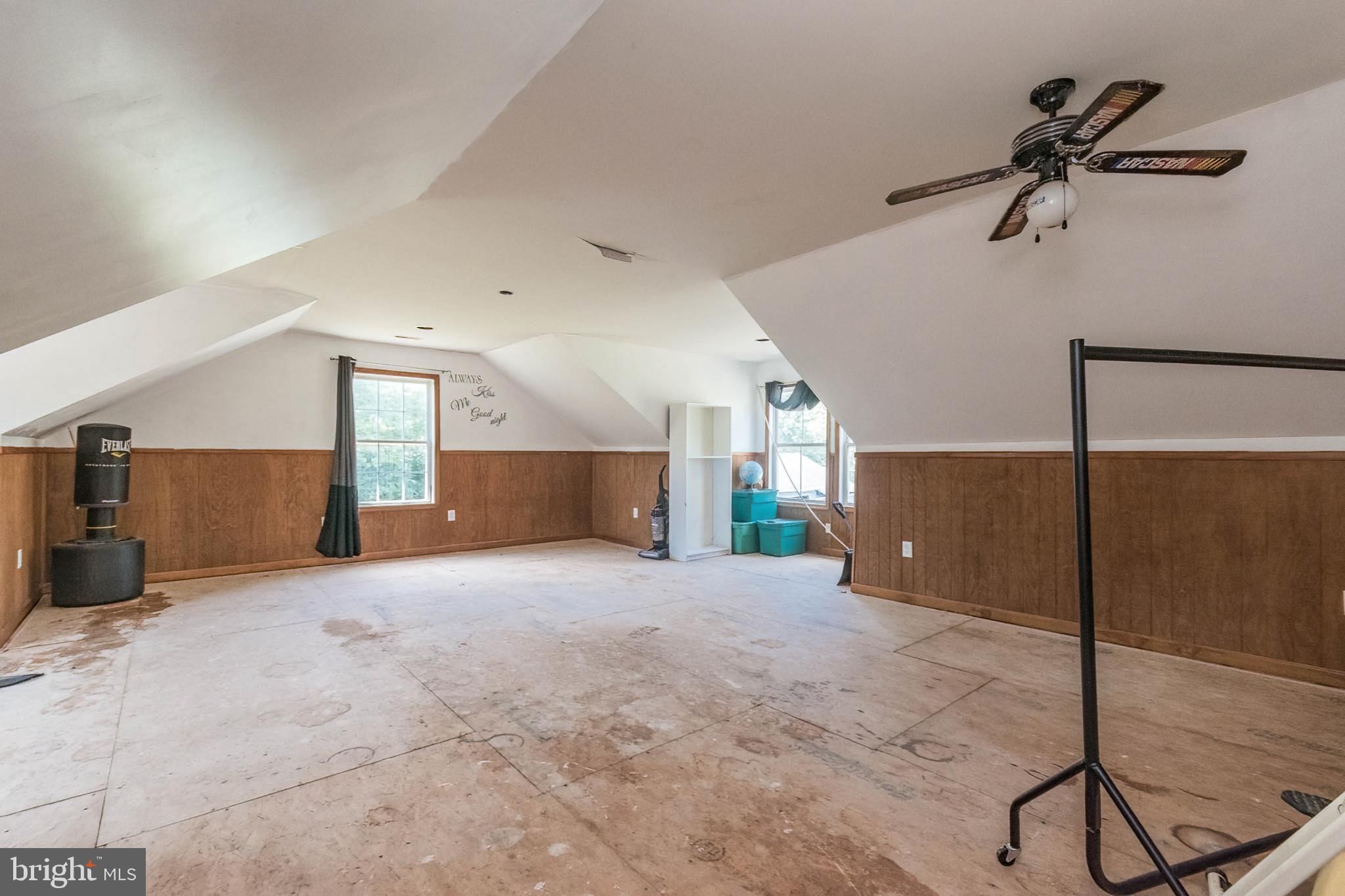 CRESTVIEW ACRES - Residential