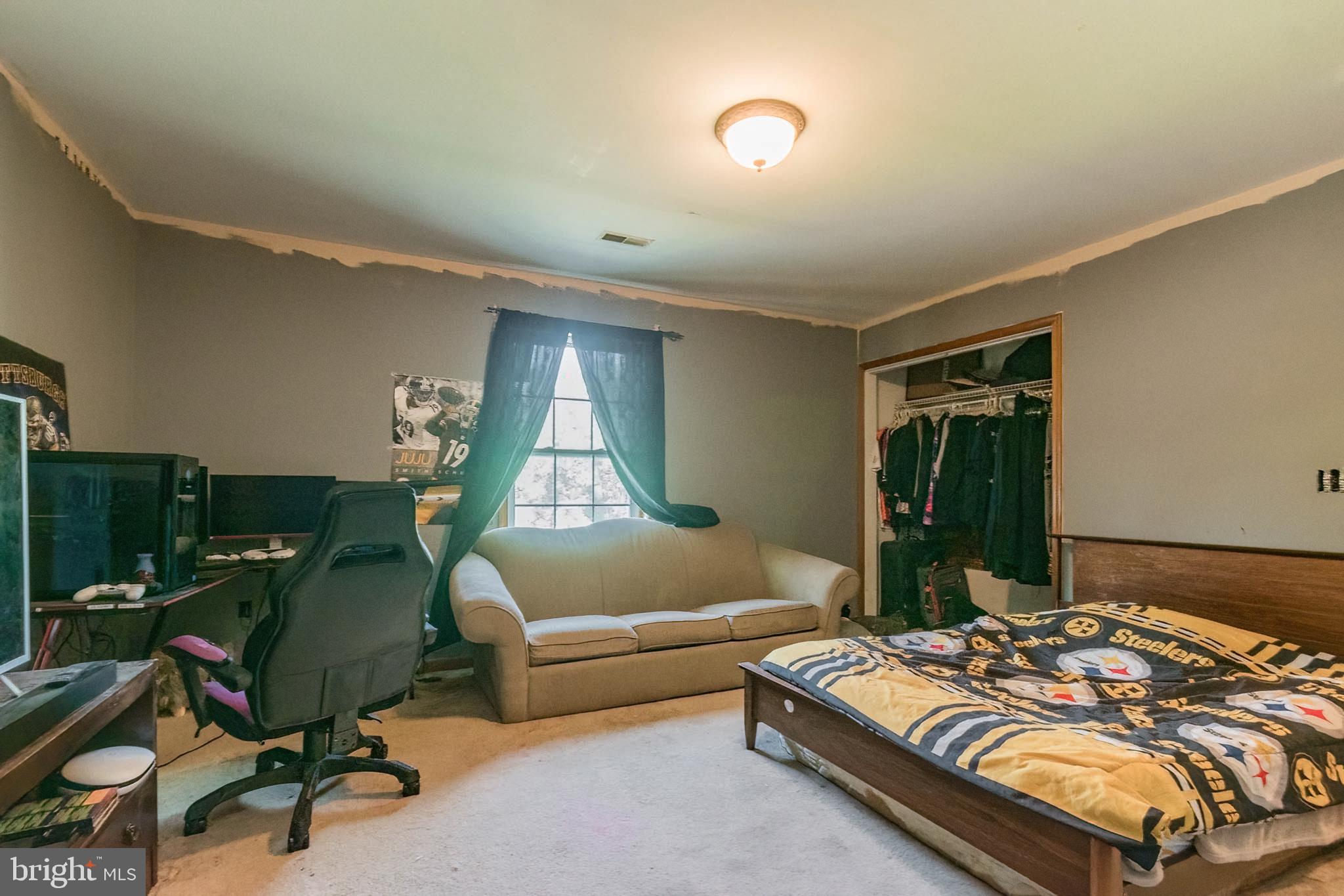 CRESTVIEW ACRES - Residential