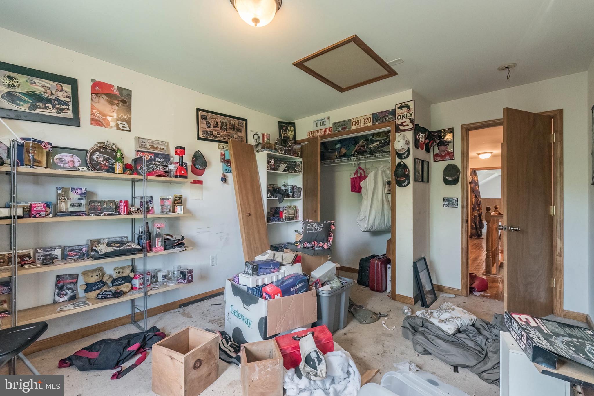 CRESTVIEW ACRES - Residential