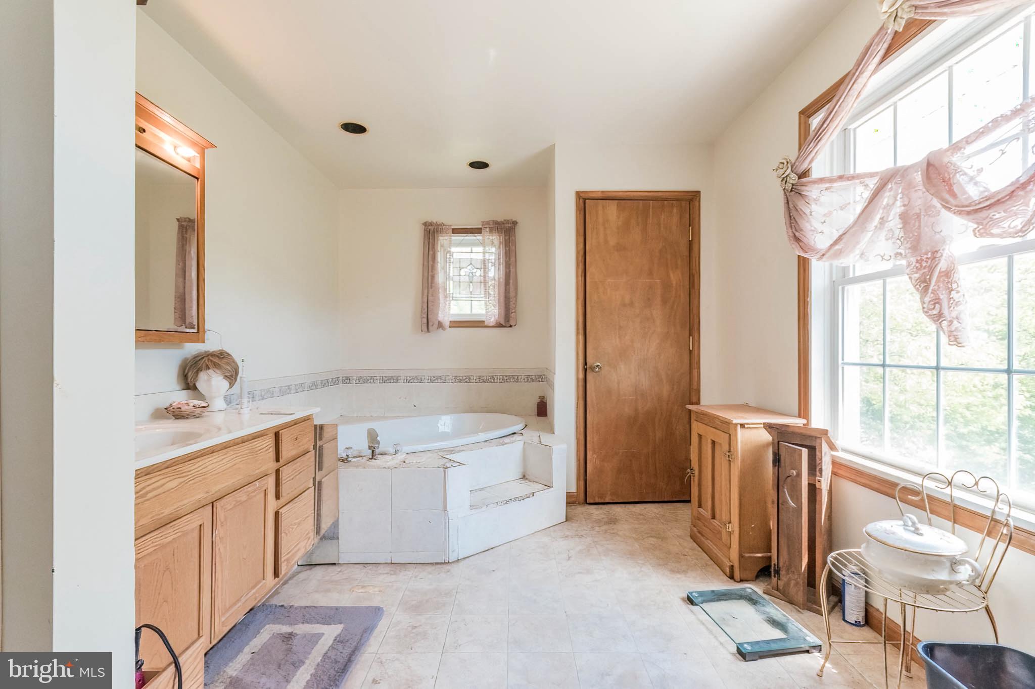 CRESTVIEW ACRES - Residential