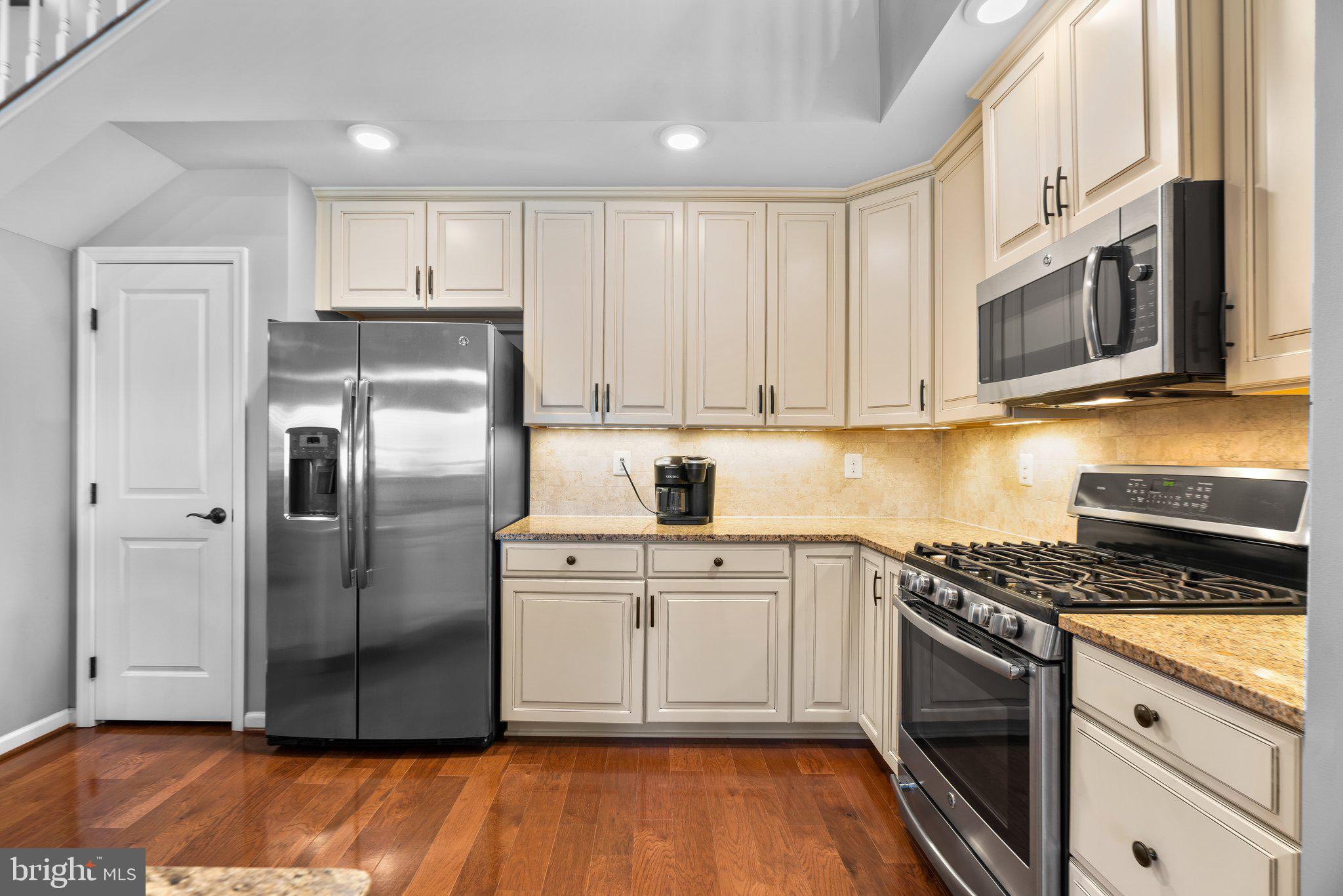 WAVERLY WOODS WEST - Residential