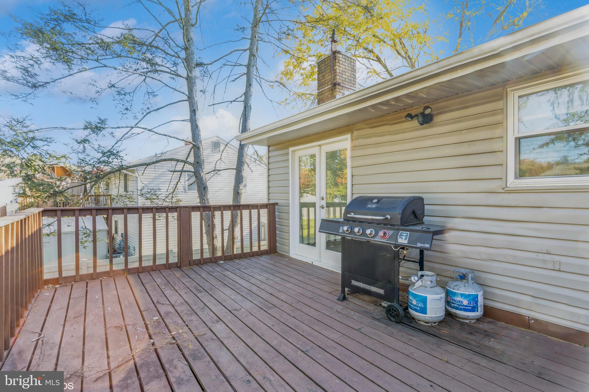 IMPERIAL GARDENS - Residential Lease