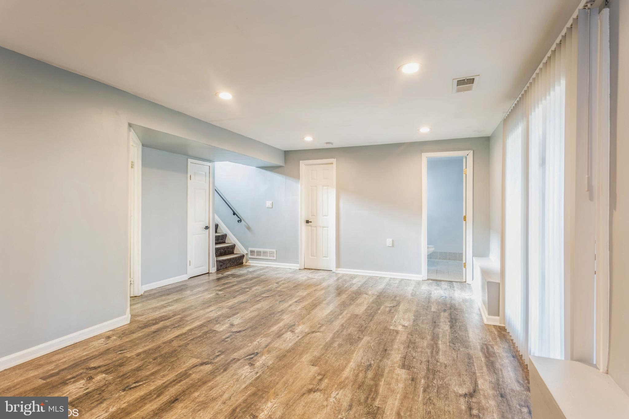 IMPERIAL GARDENS - Residential Lease