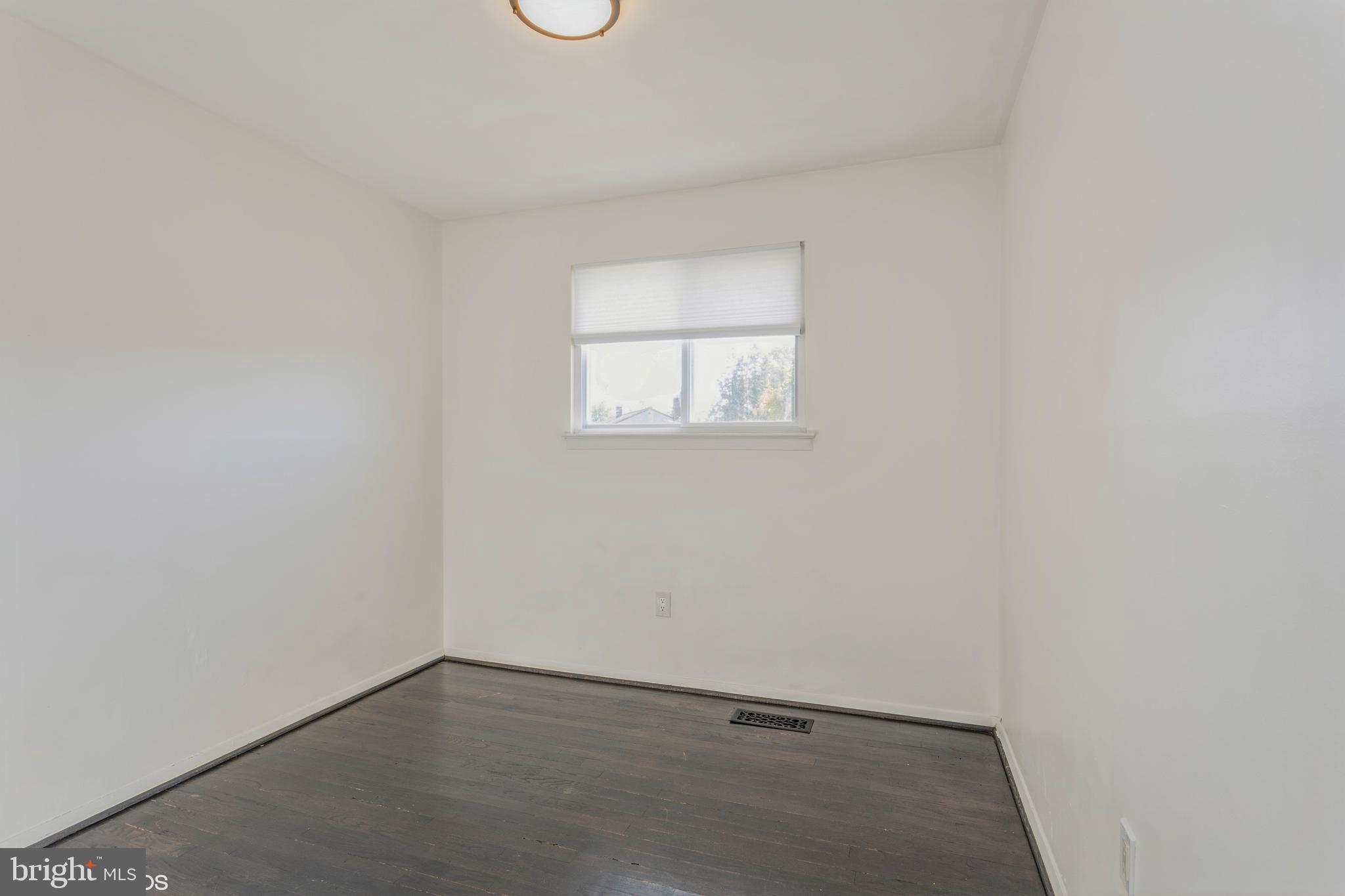 IMPERIAL GARDENS - Residential Lease