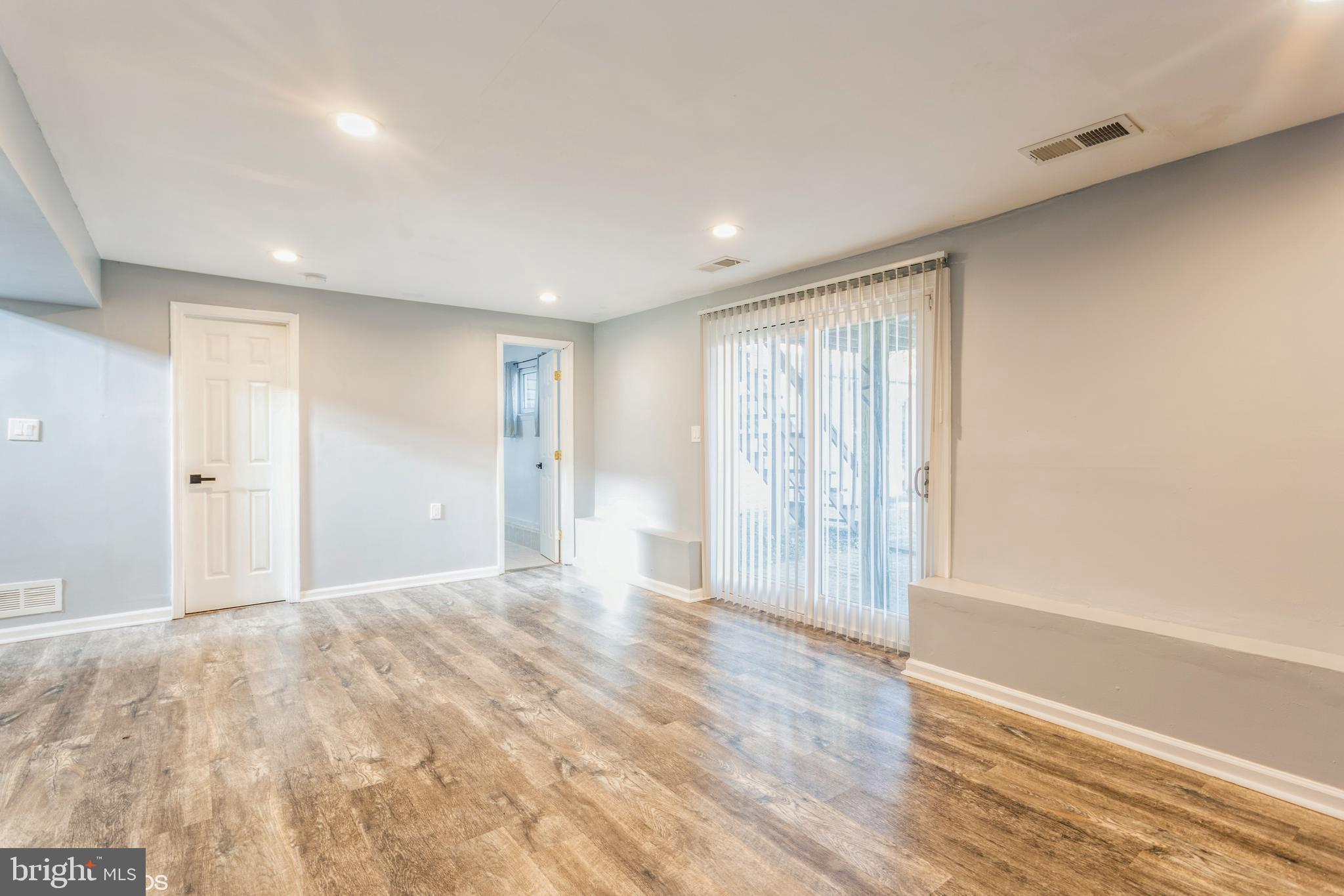 IMPERIAL GARDENS - Residential Lease