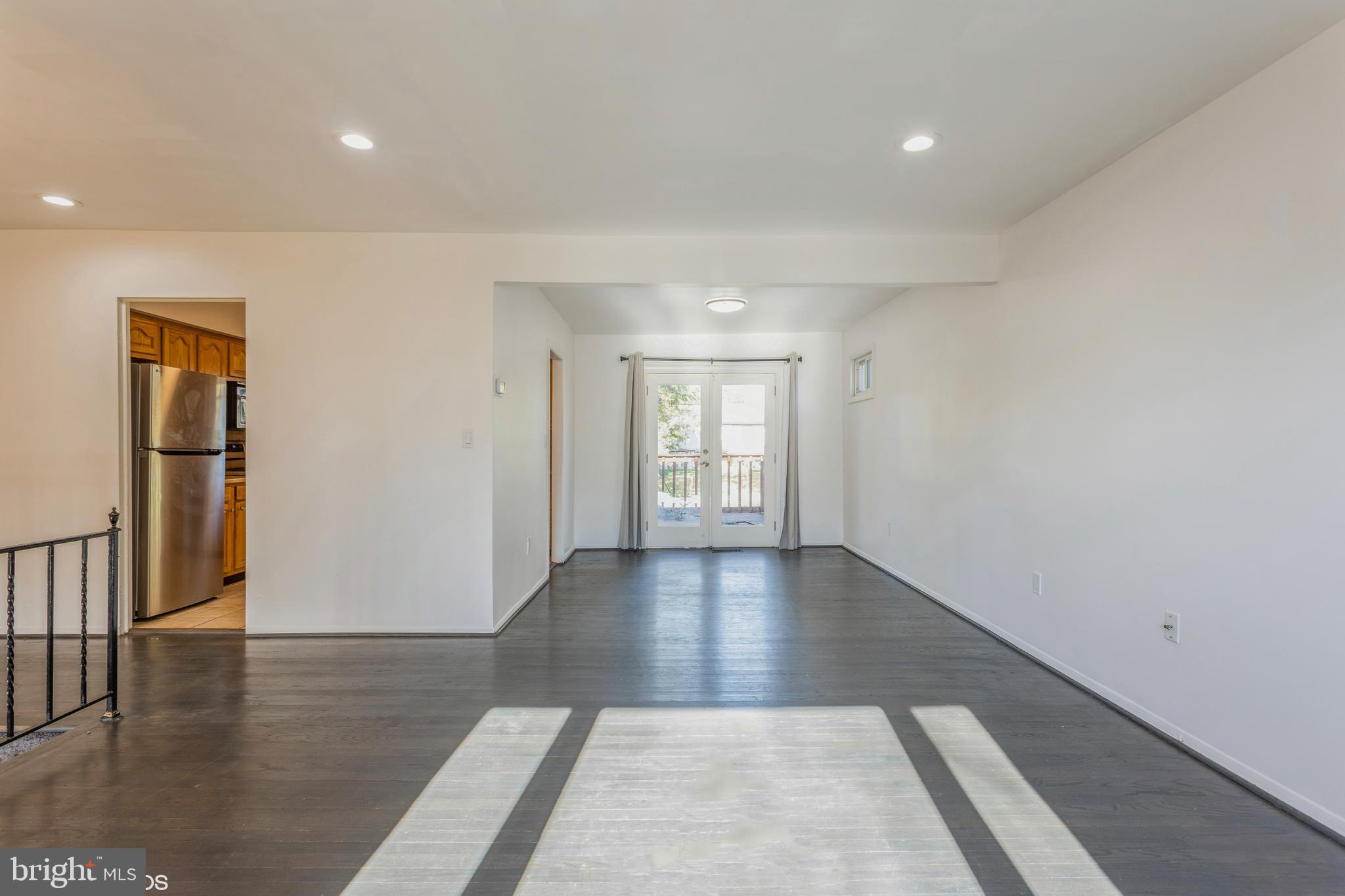 IMPERIAL GARDENS - Residential Lease