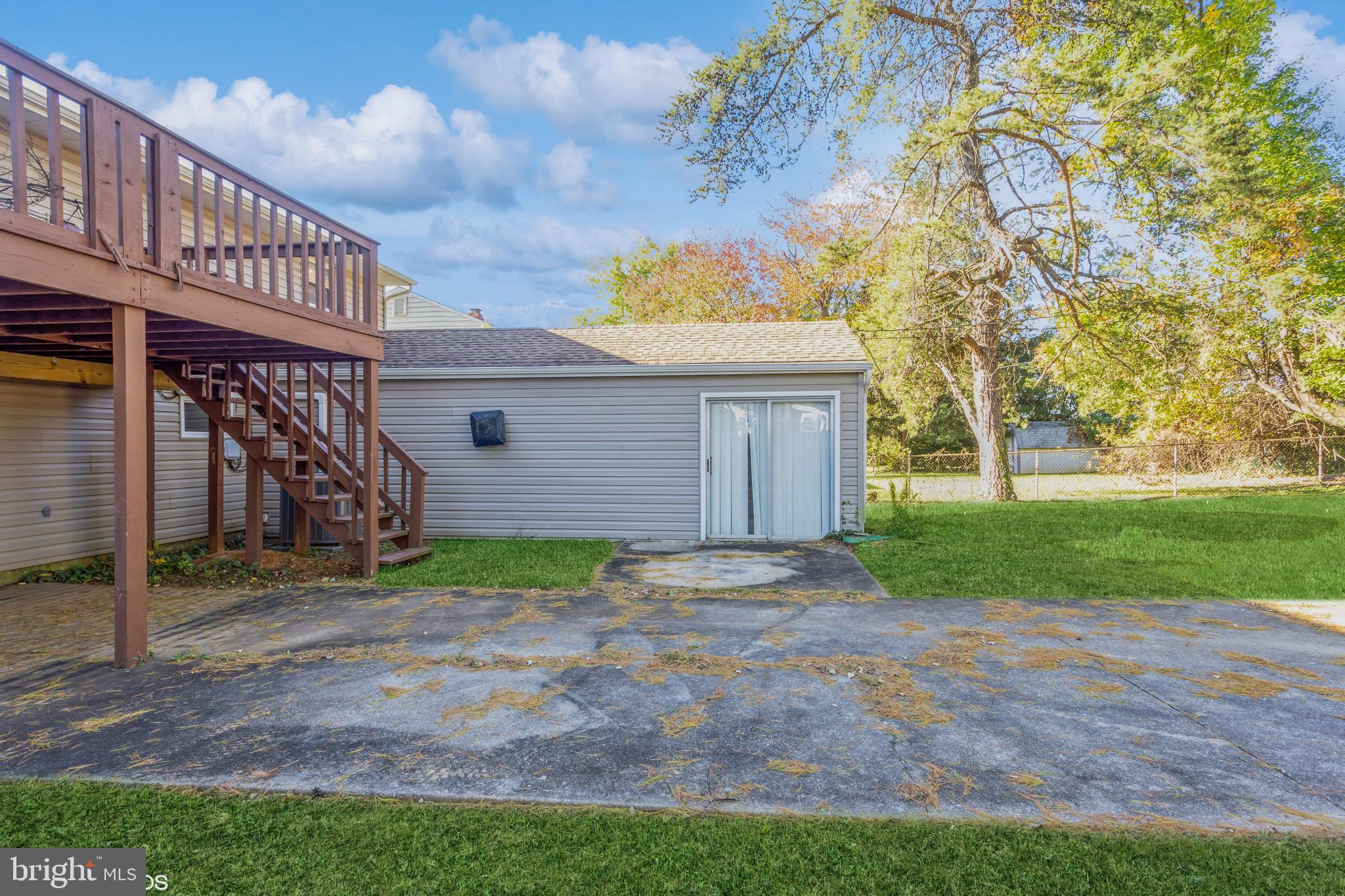 IMPERIAL GARDENS - Residential Lease