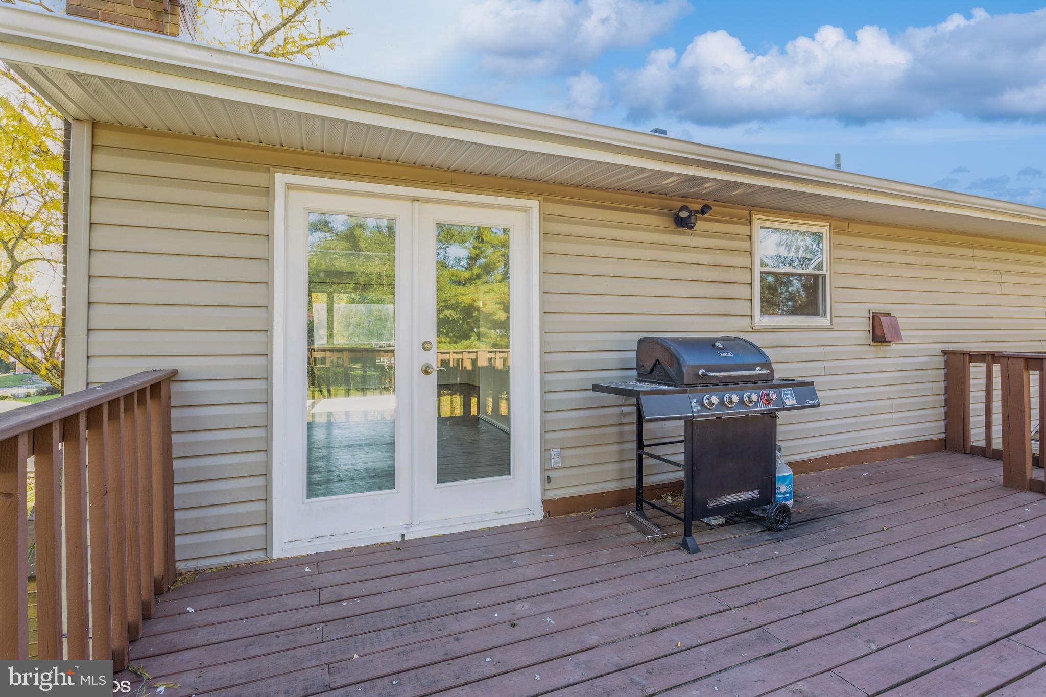 IMPERIAL GARDENS - Residential Lease