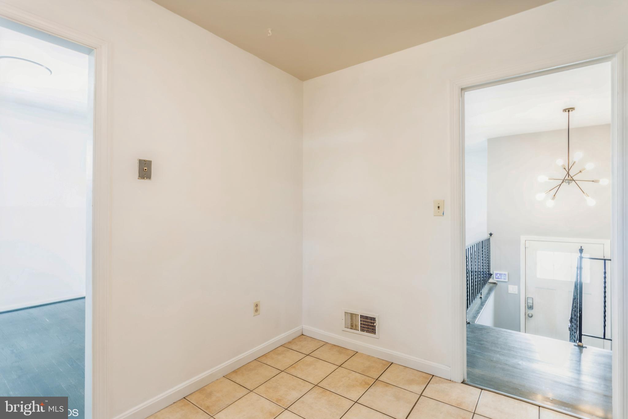 IMPERIAL GARDENS - Residential Lease