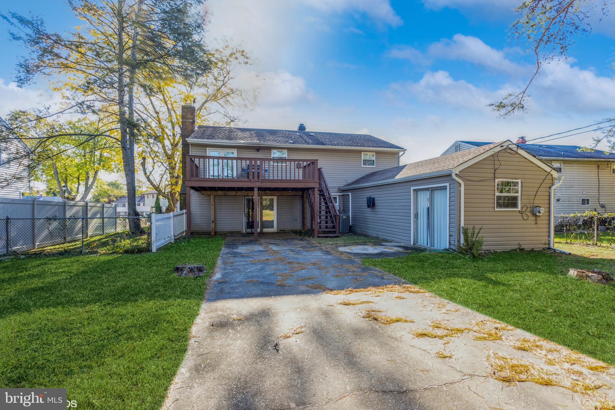 IMPERIAL GARDENS - Residential Lease