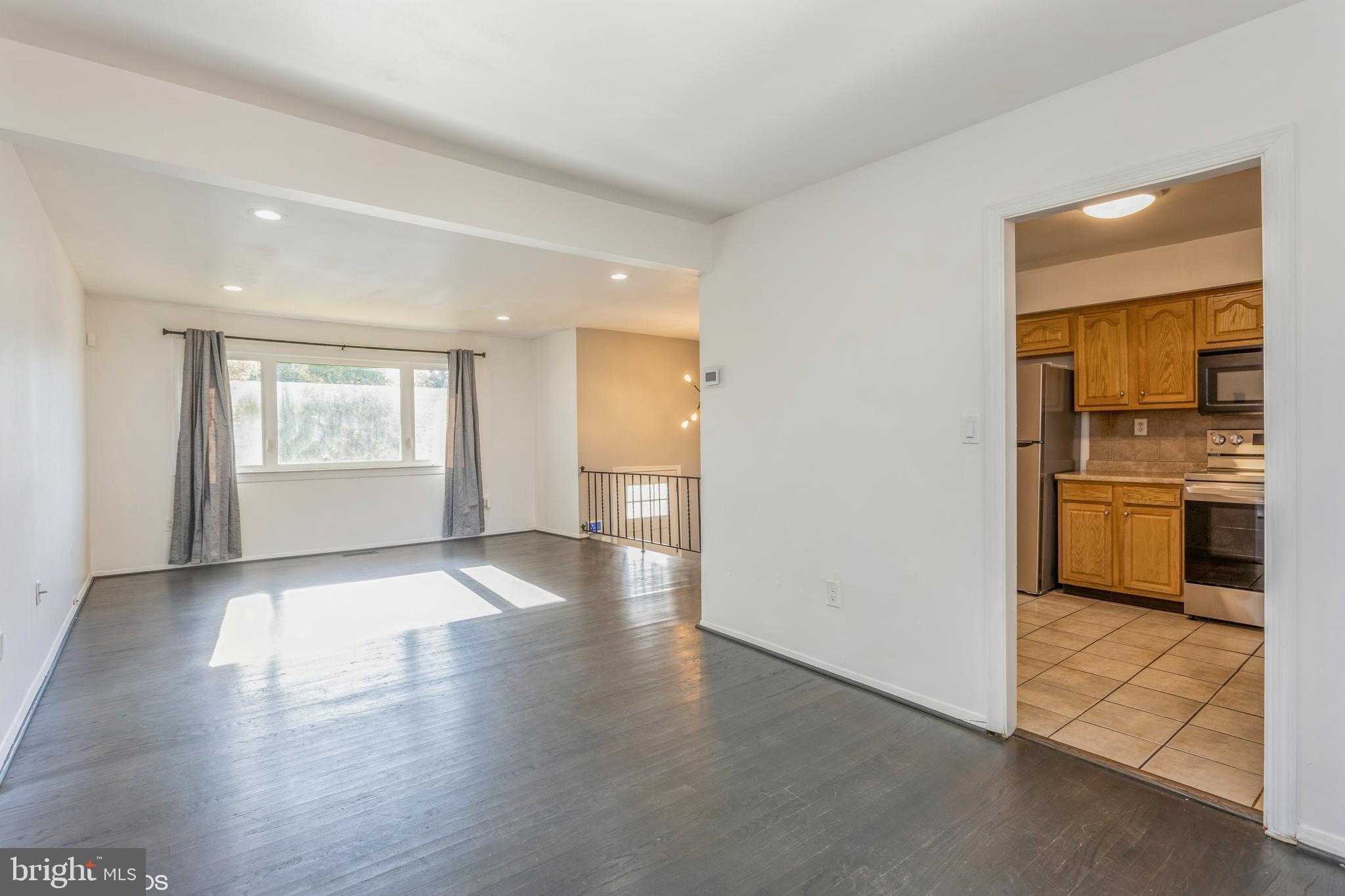 IMPERIAL GARDENS - Residential Lease