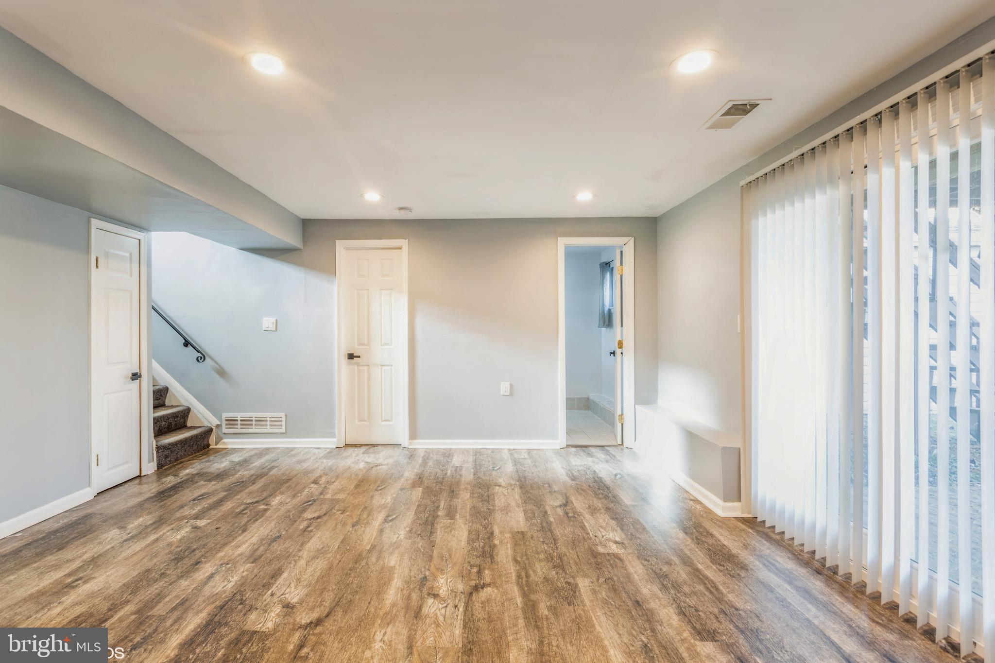 IMPERIAL GARDENS - Residential Lease