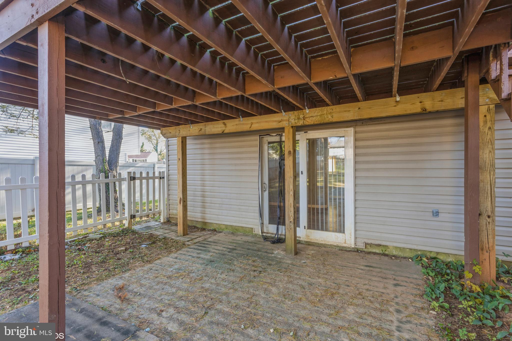 IMPERIAL GARDENS - Residential Lease