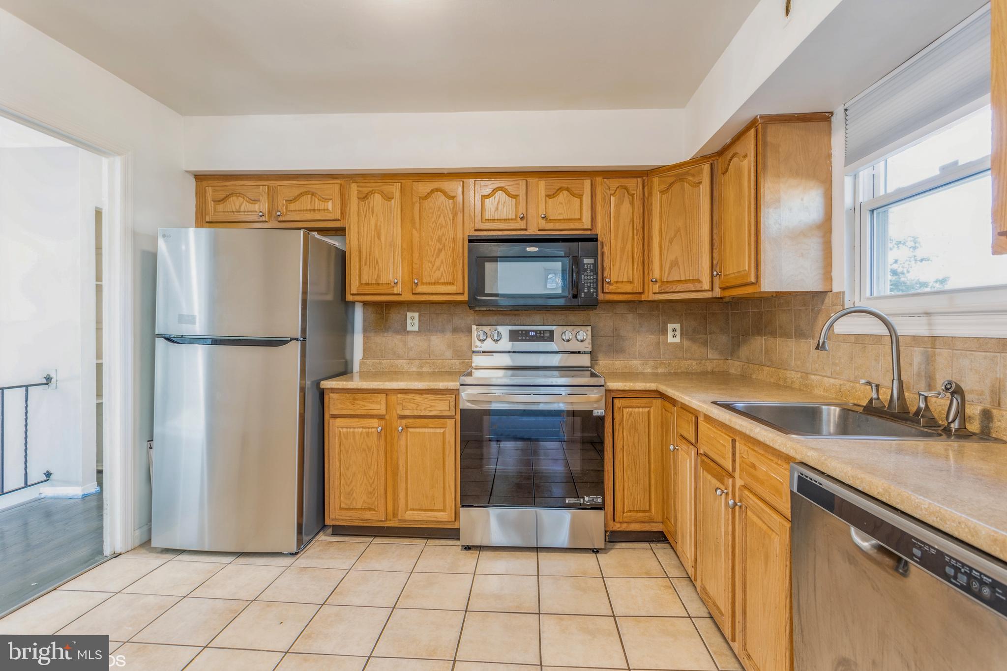 IMPERIAL GARDENS - Residential Lease