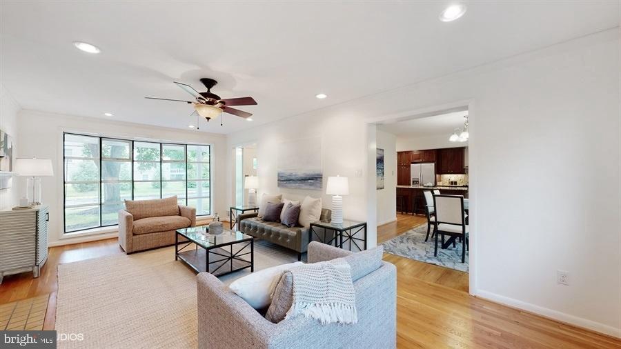 DEVON PARK - Residential