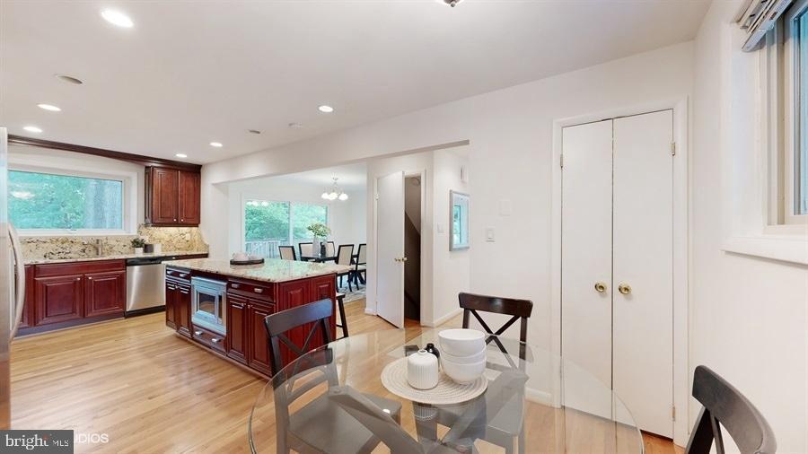 DEVON PARK - Residential