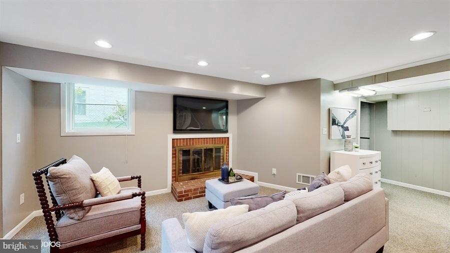 DEVON PARK - Residential