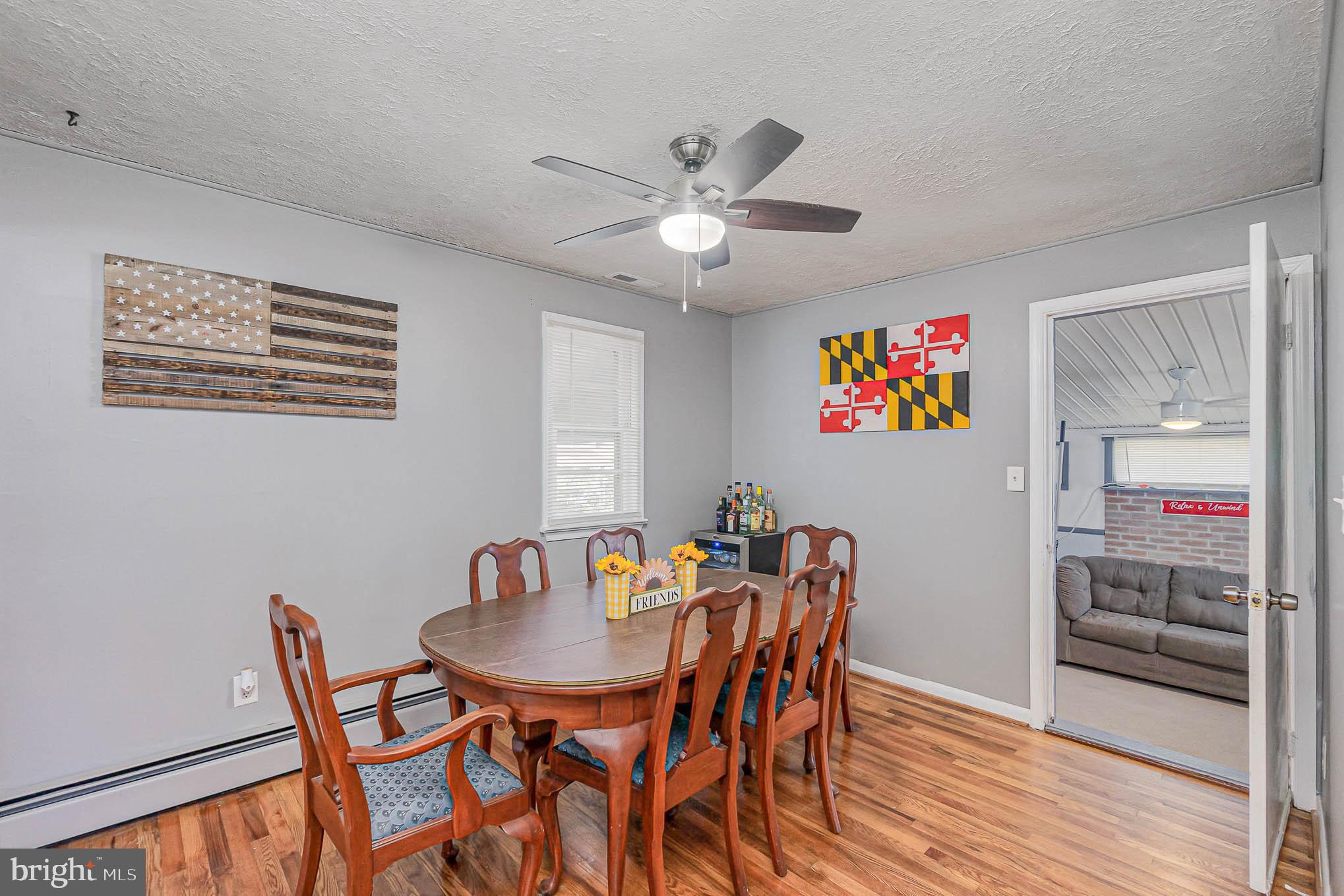 ESSEX/MIDDLE RIVER - Residential