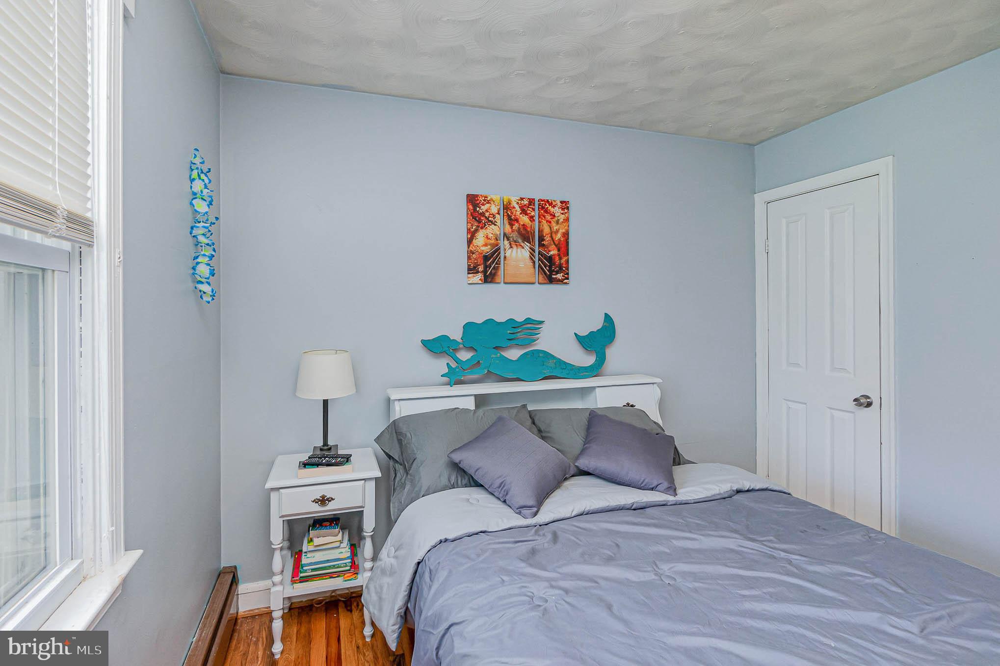 ESSEX/MIDDLE RIVER - Residential