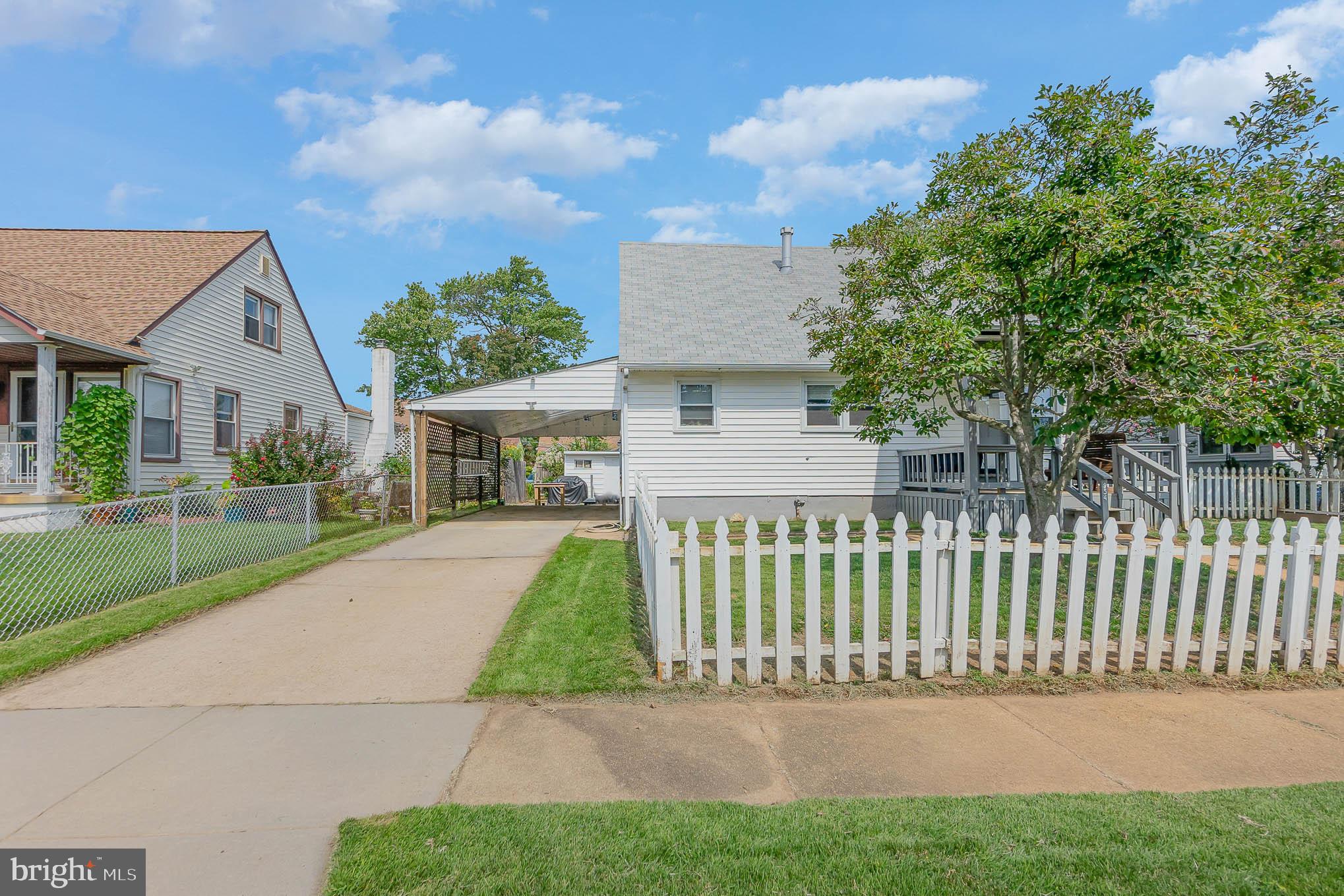 ESSEX/MIDDLE RIVER - Residential