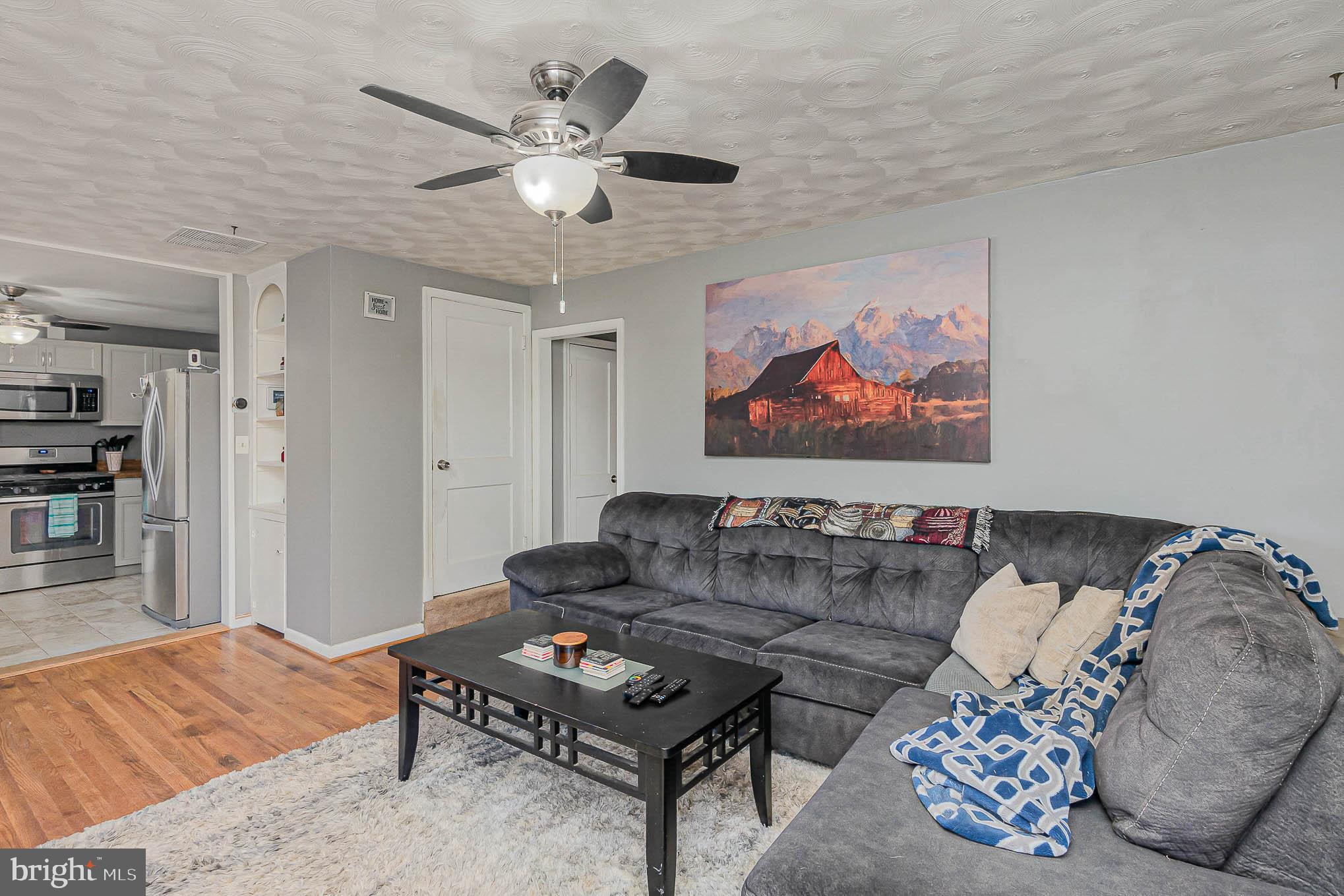 ESSEX/MIDDLE RIVER - Residential